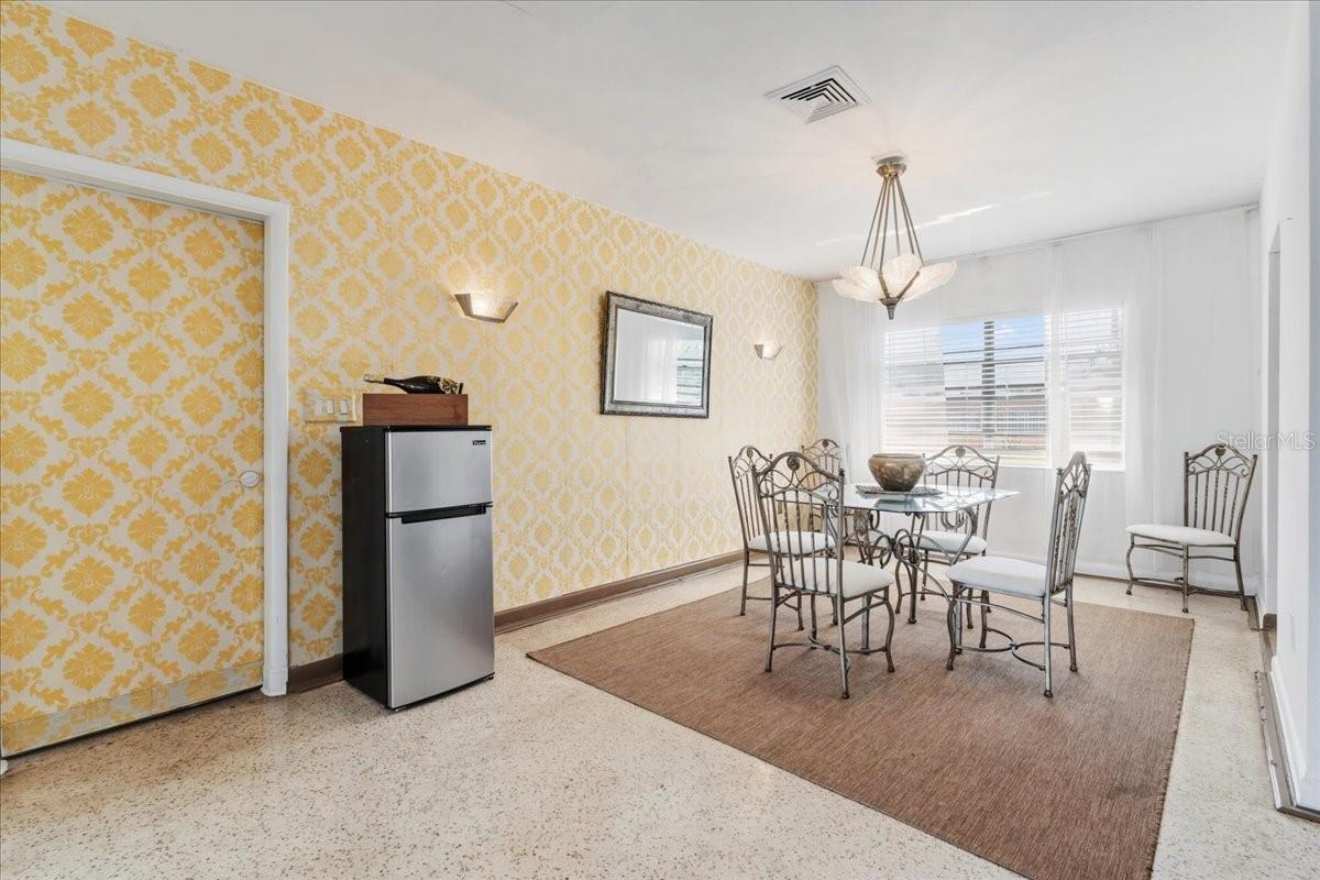 Image 8 of 46 For 124 Leland Se