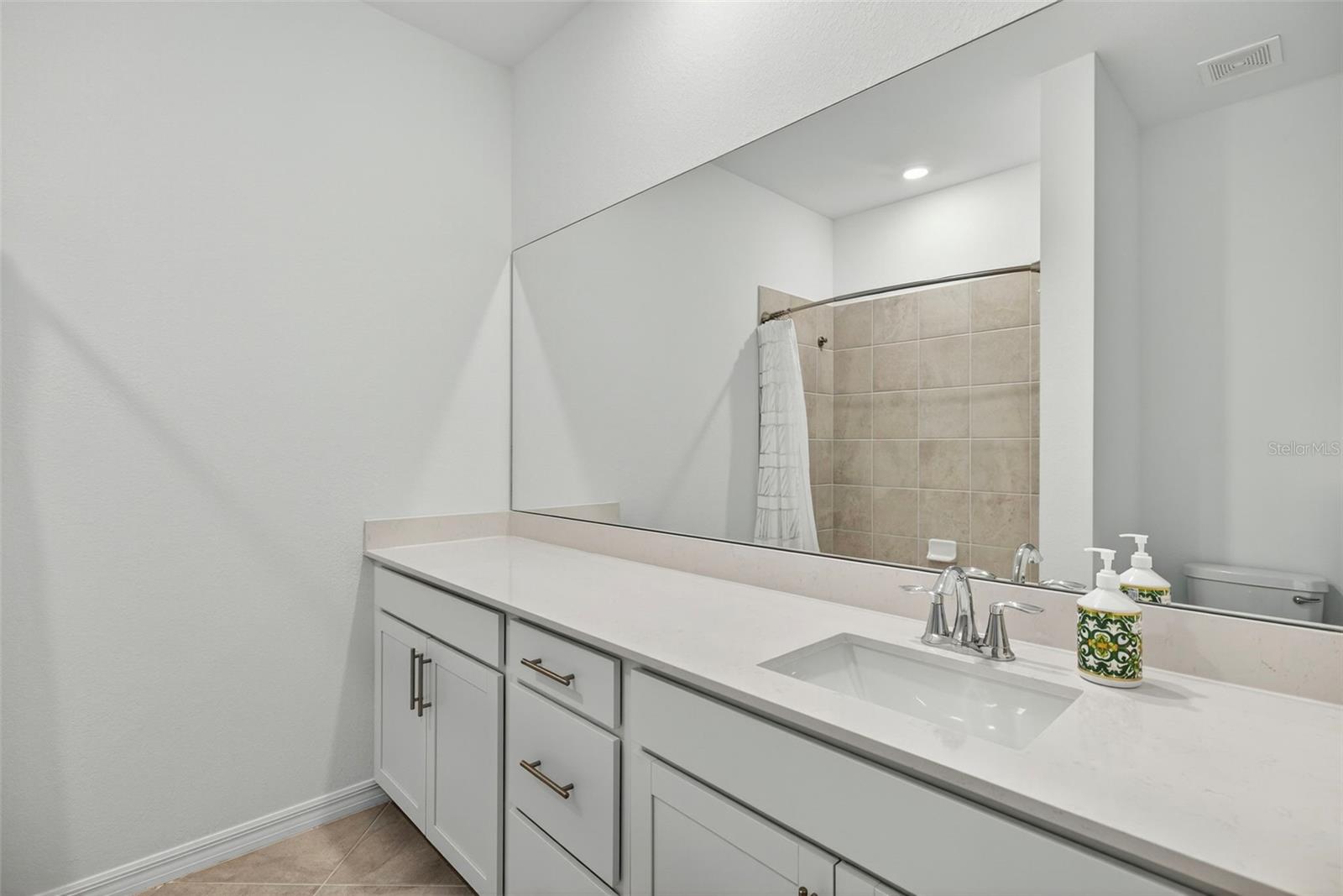 Image 19 of 59 For 44080 Bellamy Place
