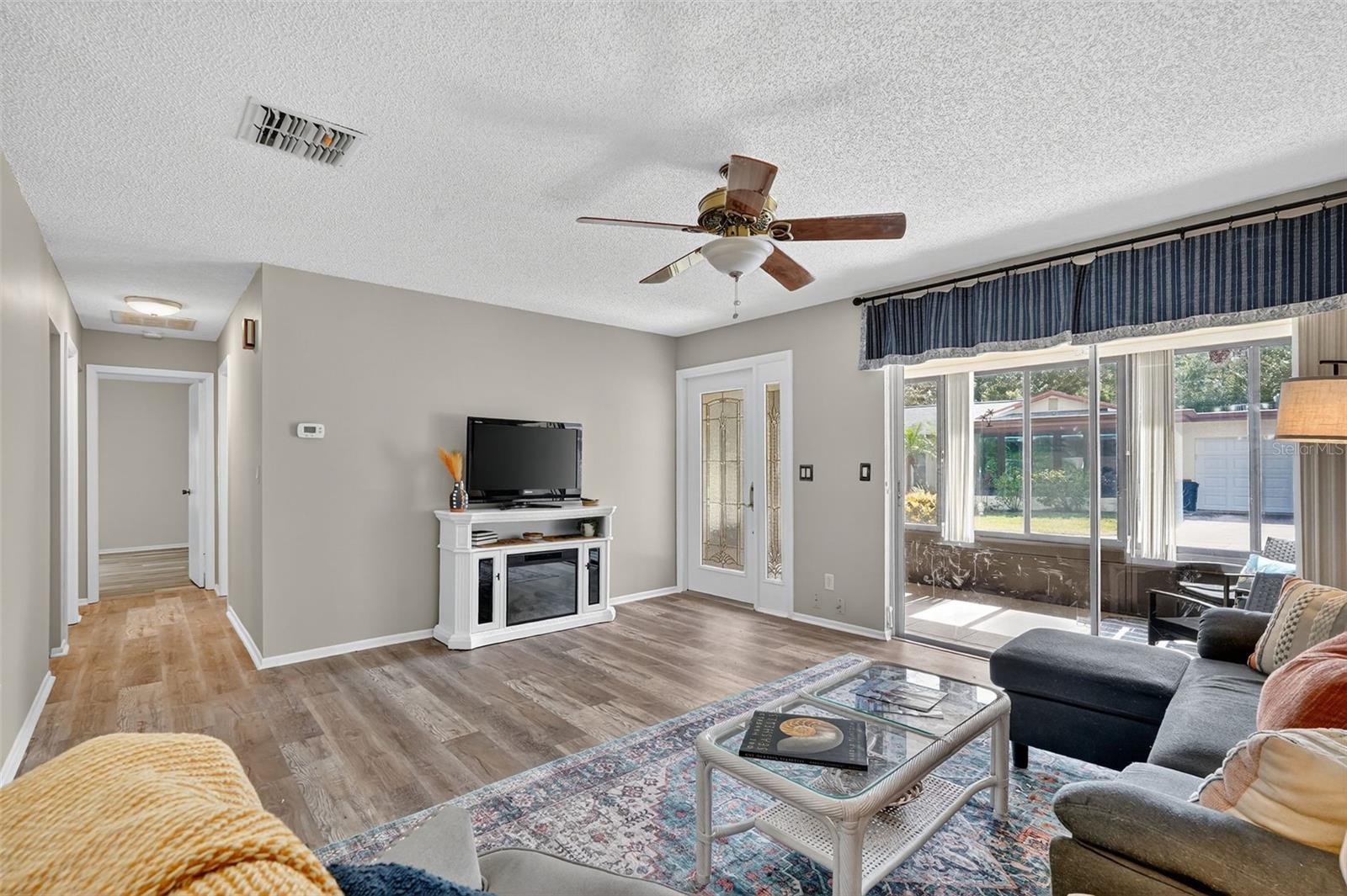 Image 12 of 30 For 2320 Shelly Drive B
