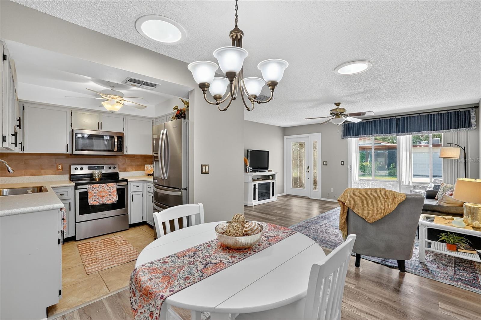 Image 14 of 30 For 2320 Shelly Drive B