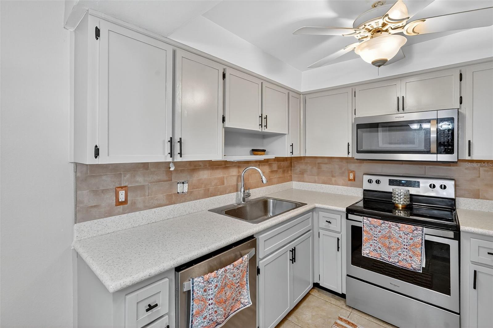 Image 16 of 30 For 2320 Shelly Drive B