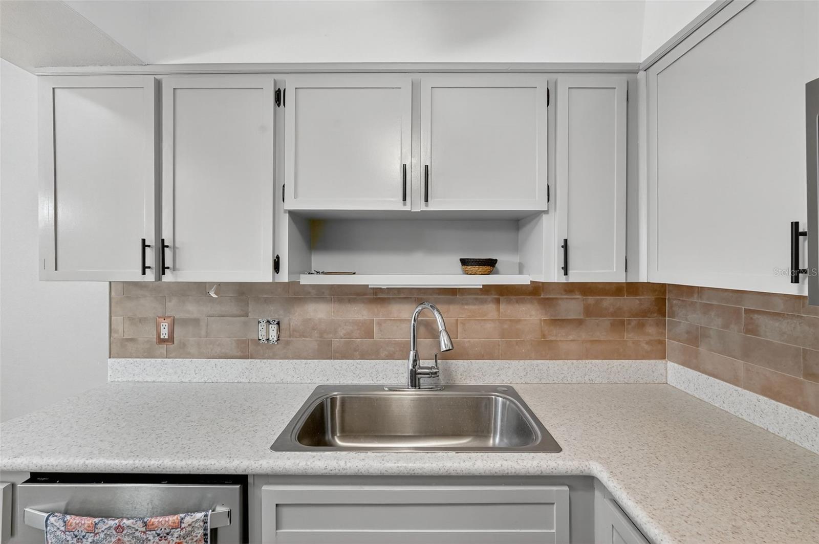Image 18 of 30 For 2320 Shelly Drive B