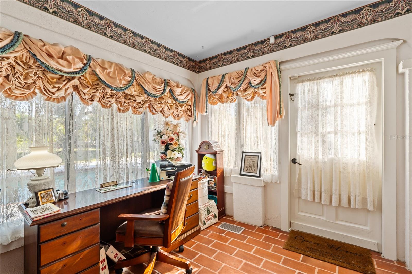 Image 21 of 88 For 3235 Avocado Drive