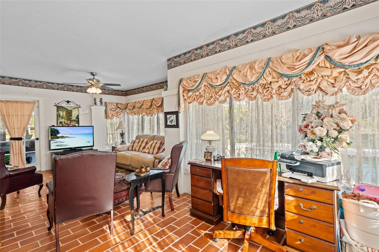 Image 22 of 88 For 3235 Avocado Drive