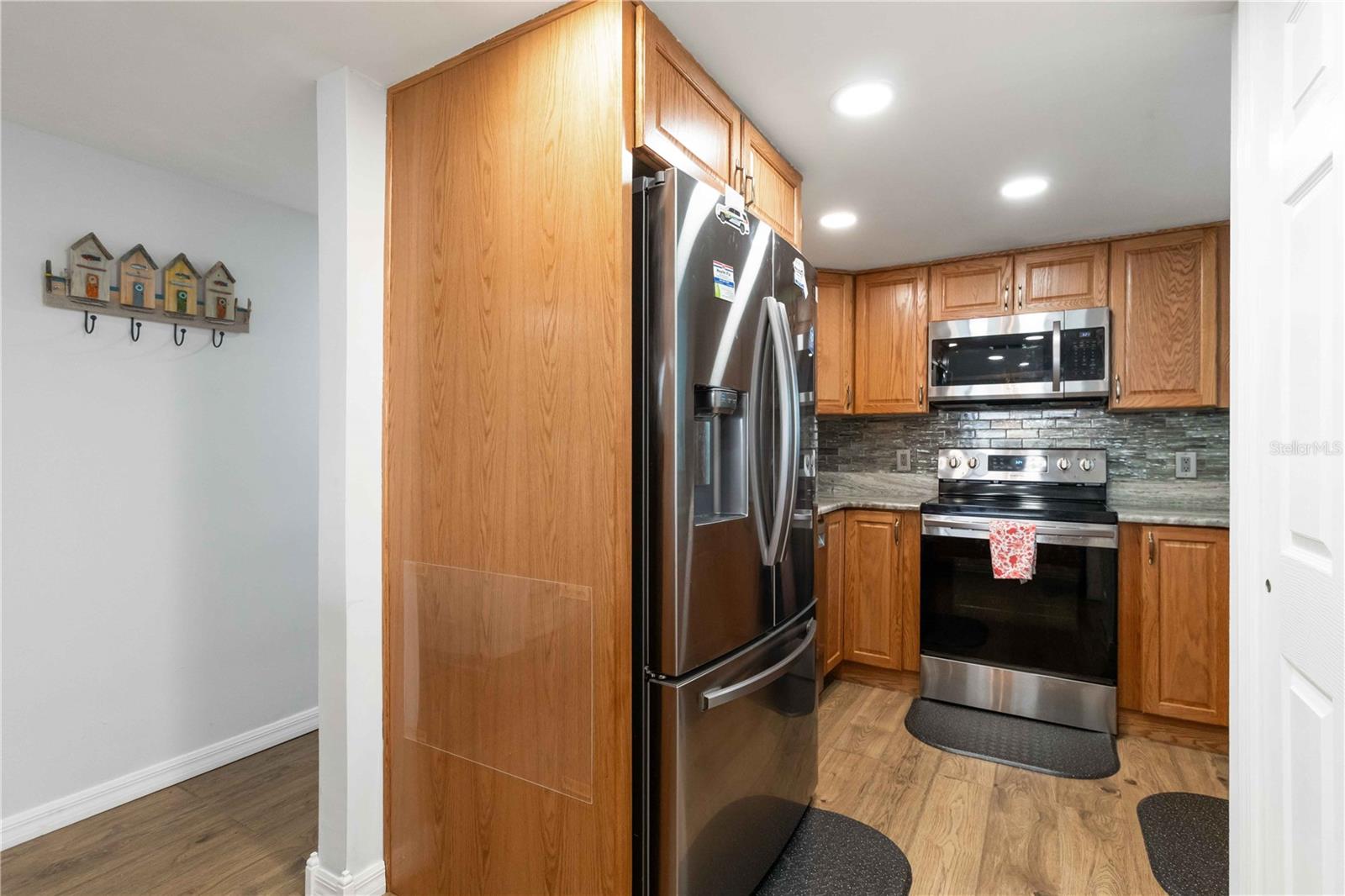 Image 17 of 51 For 14459 River Beach Drive 125