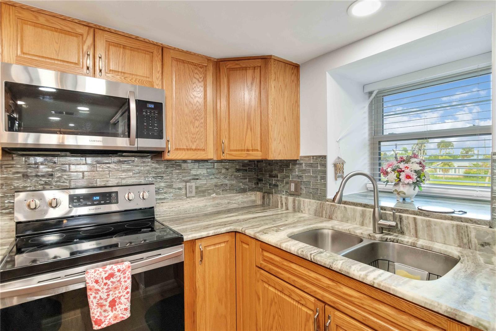 Image 20 of 51 For 14459 River Beach Drive 125