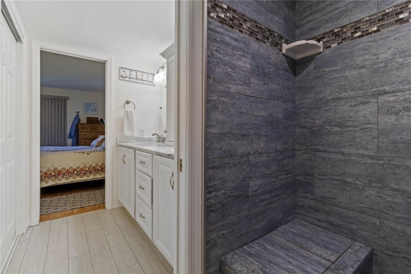 Image 31 of 51 For 14459 River Beach Drive 125