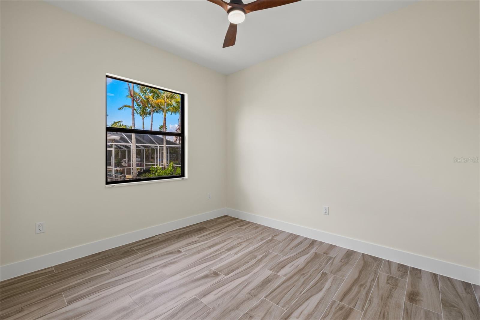 Image 28 of 47 For 4411 Pelican Boulevard