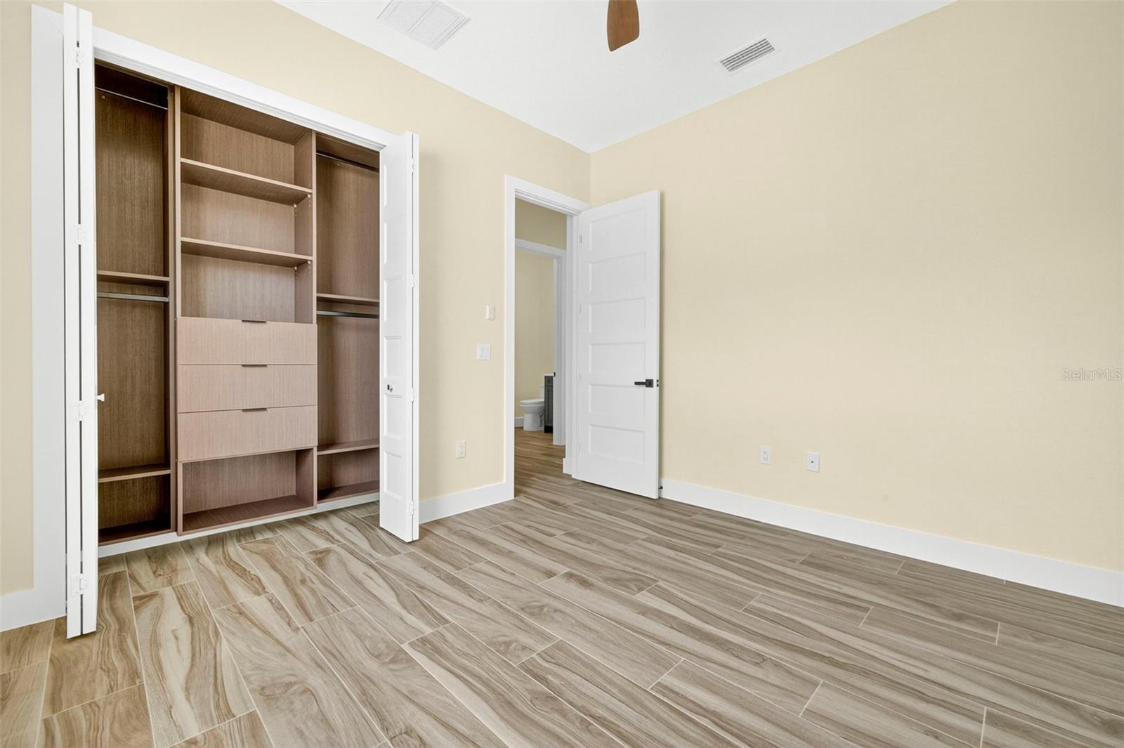 Image 31 of 47 For 4411 Pelican Boulevard