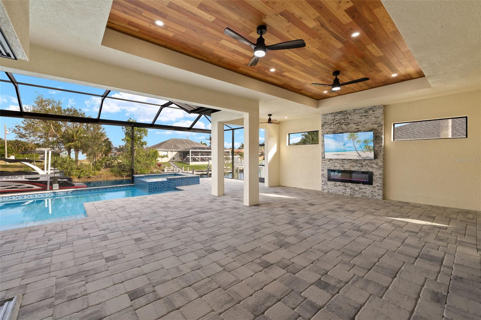 Image 33 of 47 For 4411 Pelican Boulevard