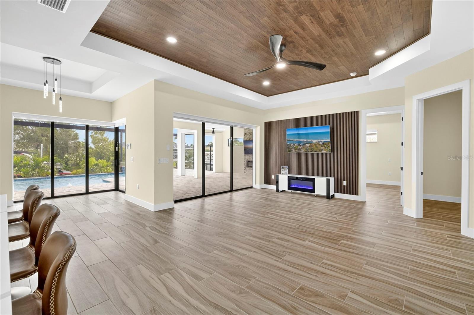 Image 9 of 47 For 4411 Pelican Boulevard