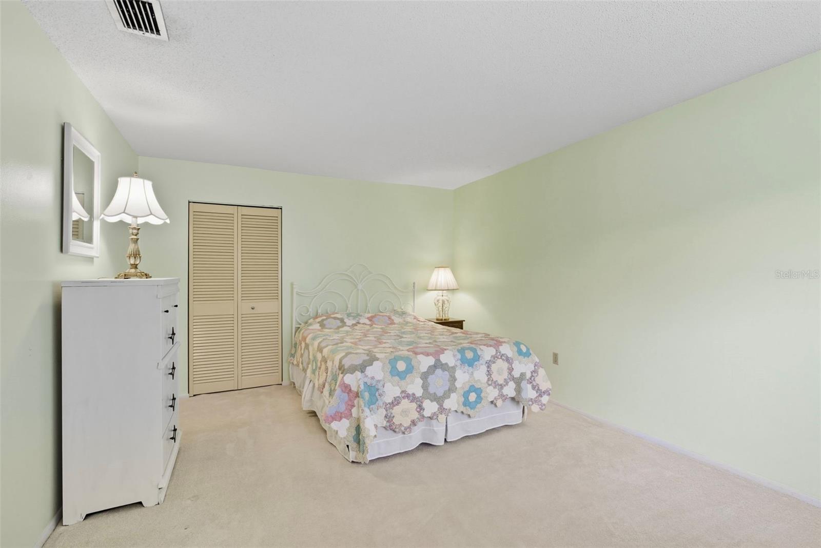 Image 10 of 30 For 22281 Niagara Avenue