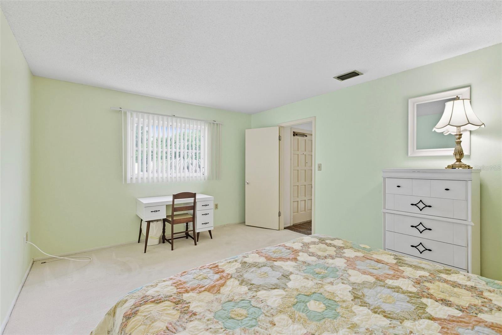 Image 11 of 30 For 22281 Niagara Avenue