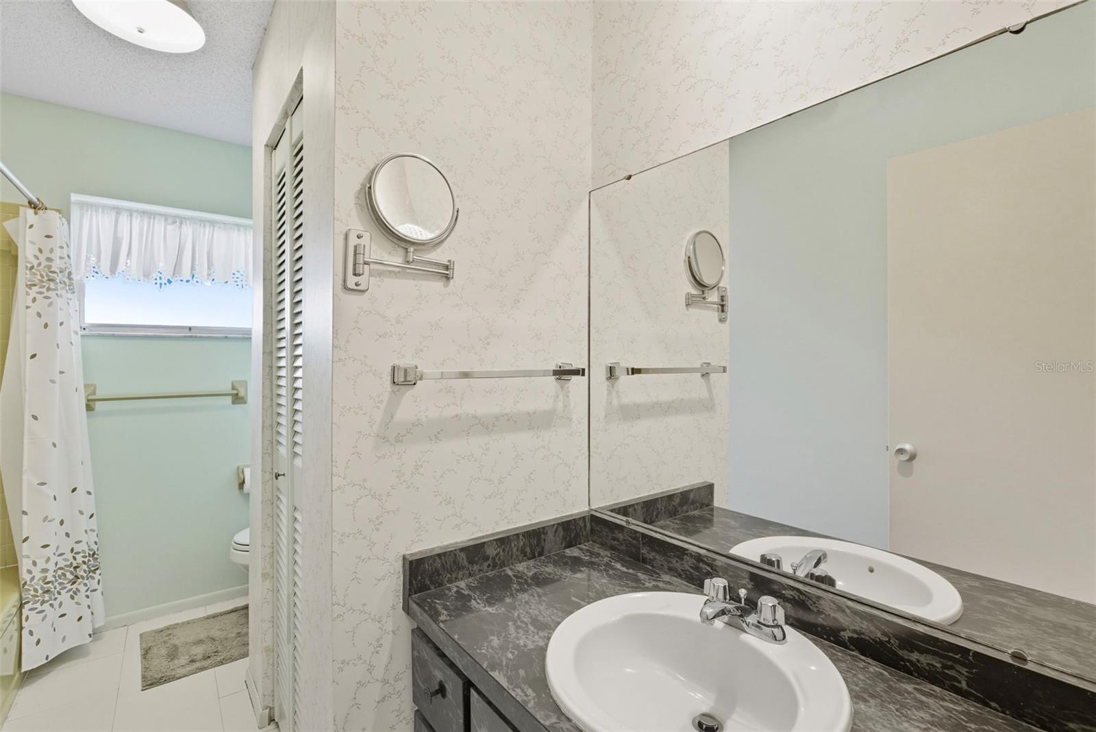 Image 12 of 30 For 22281 Niagara Avenue