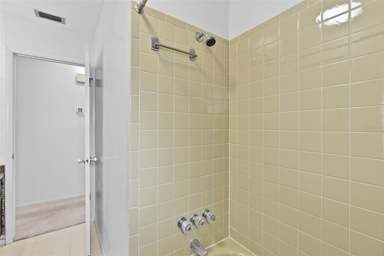 Image 16 of 30 For 22281 Niagara Avenue