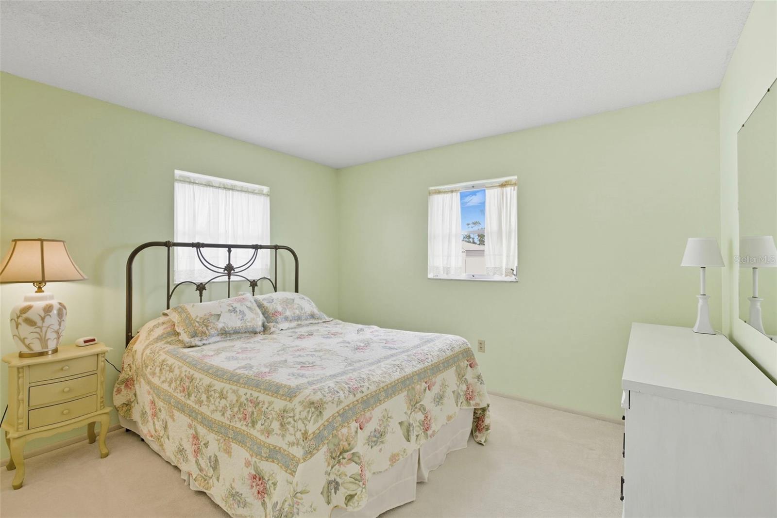 Image 17 of 30 For 22281 Niagara Avenue