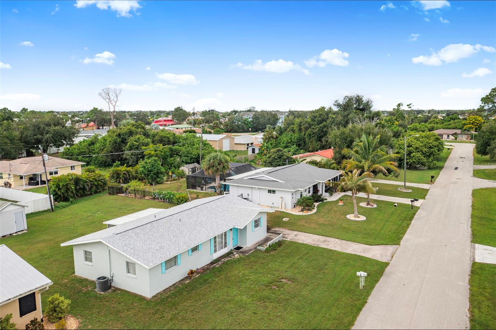 Image 23 of 30 For 22281 Niagara Avenue