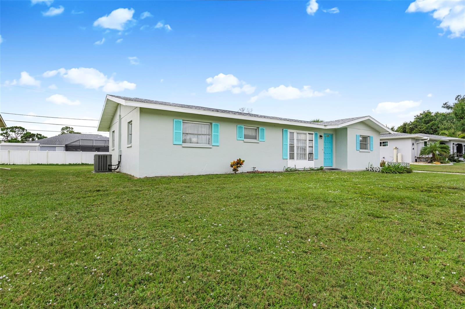 Image 26 of 30 For 22281 Niagara Avenue