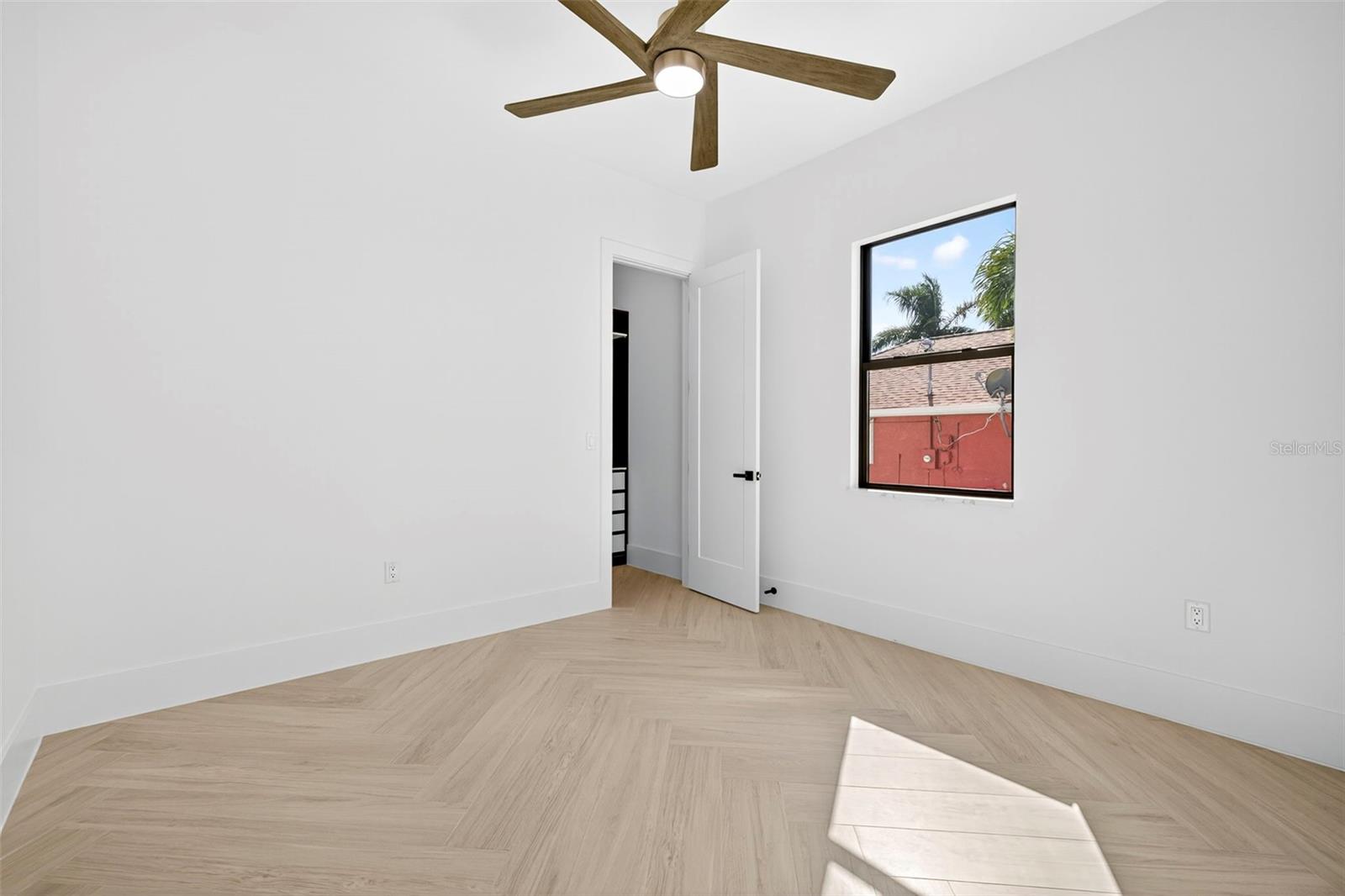 Image 31 of 61 For 3403 3rd Terrace