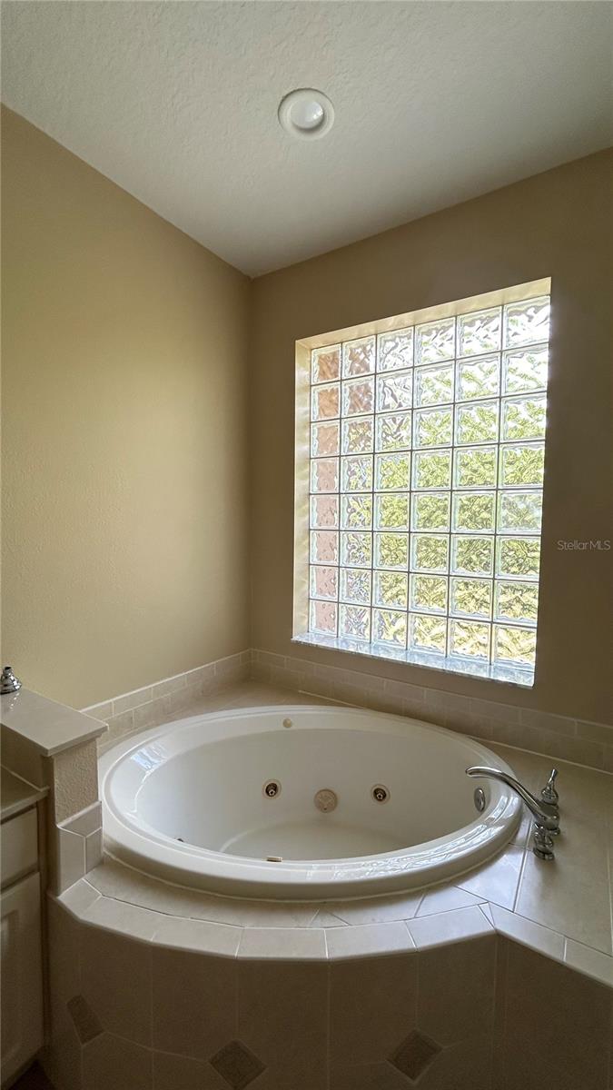 Image 20 of 40 For 1220 Wapello Street