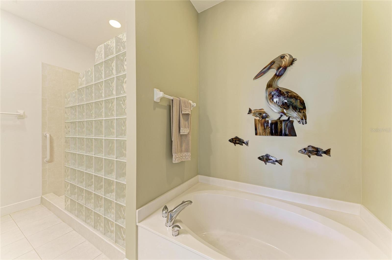 Image 27 of 61 For 2585 Tarpon Cove Drive 1322