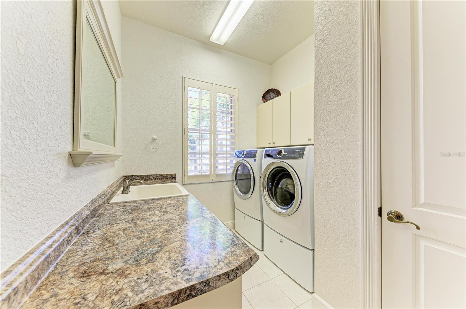 Image 42 of 61 For 2585 Tarpon Cove Drive 1322