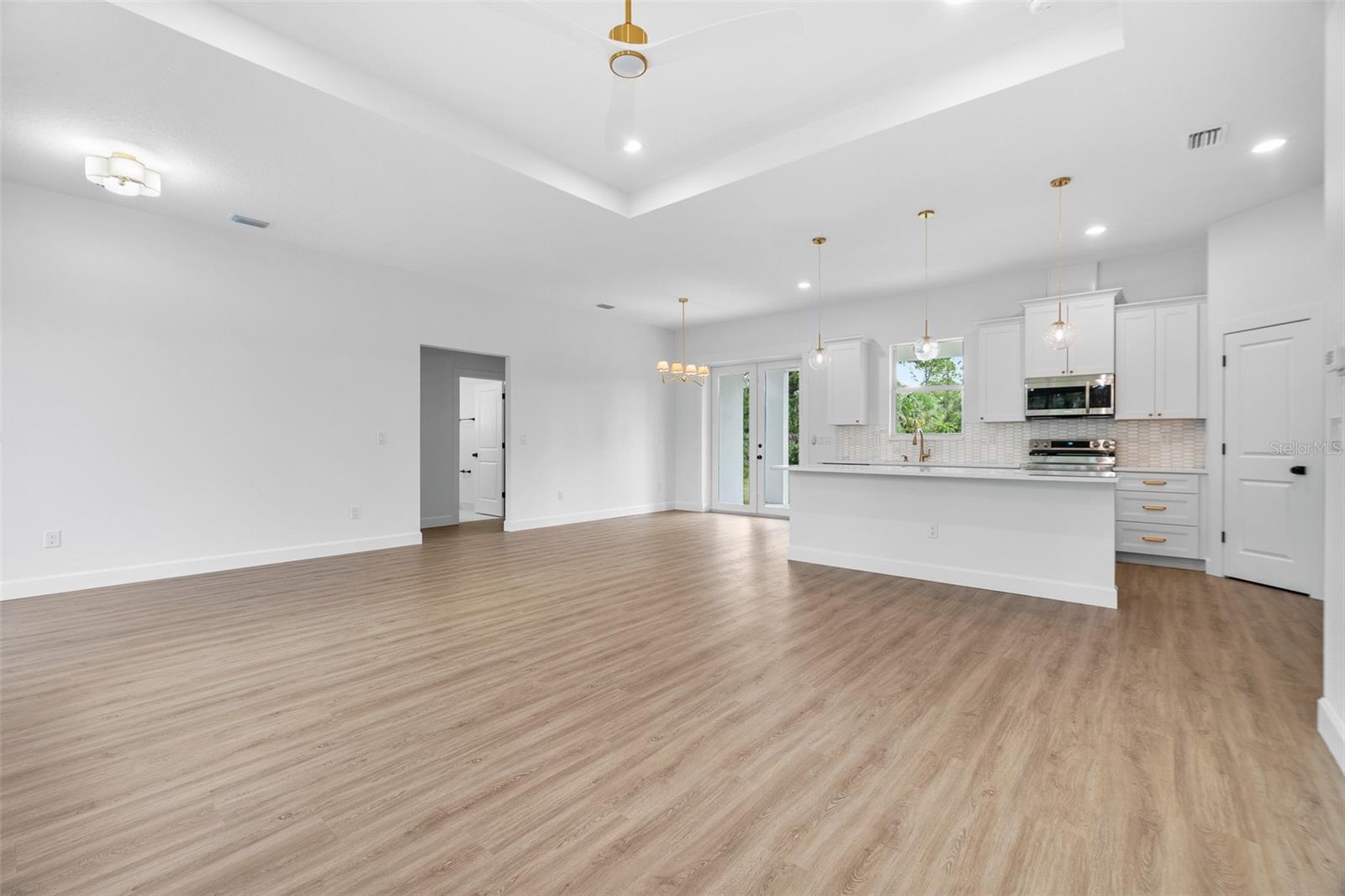 Image 10 of 52 For 98 Heather Street