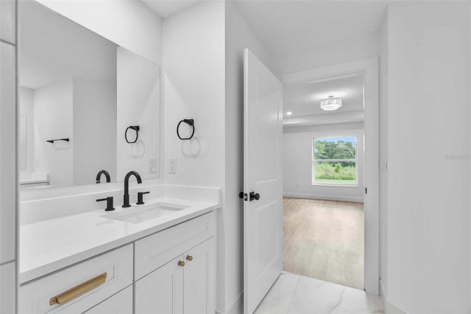 Image 16 of 52 For 98 Heather Street