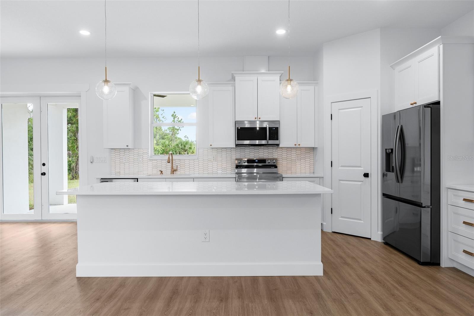 Image 9 of 52 For 98 Heather Street