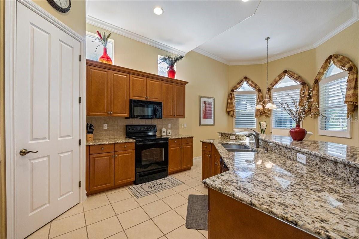 Image 6 of 19 For 12584 Grandezza Circle