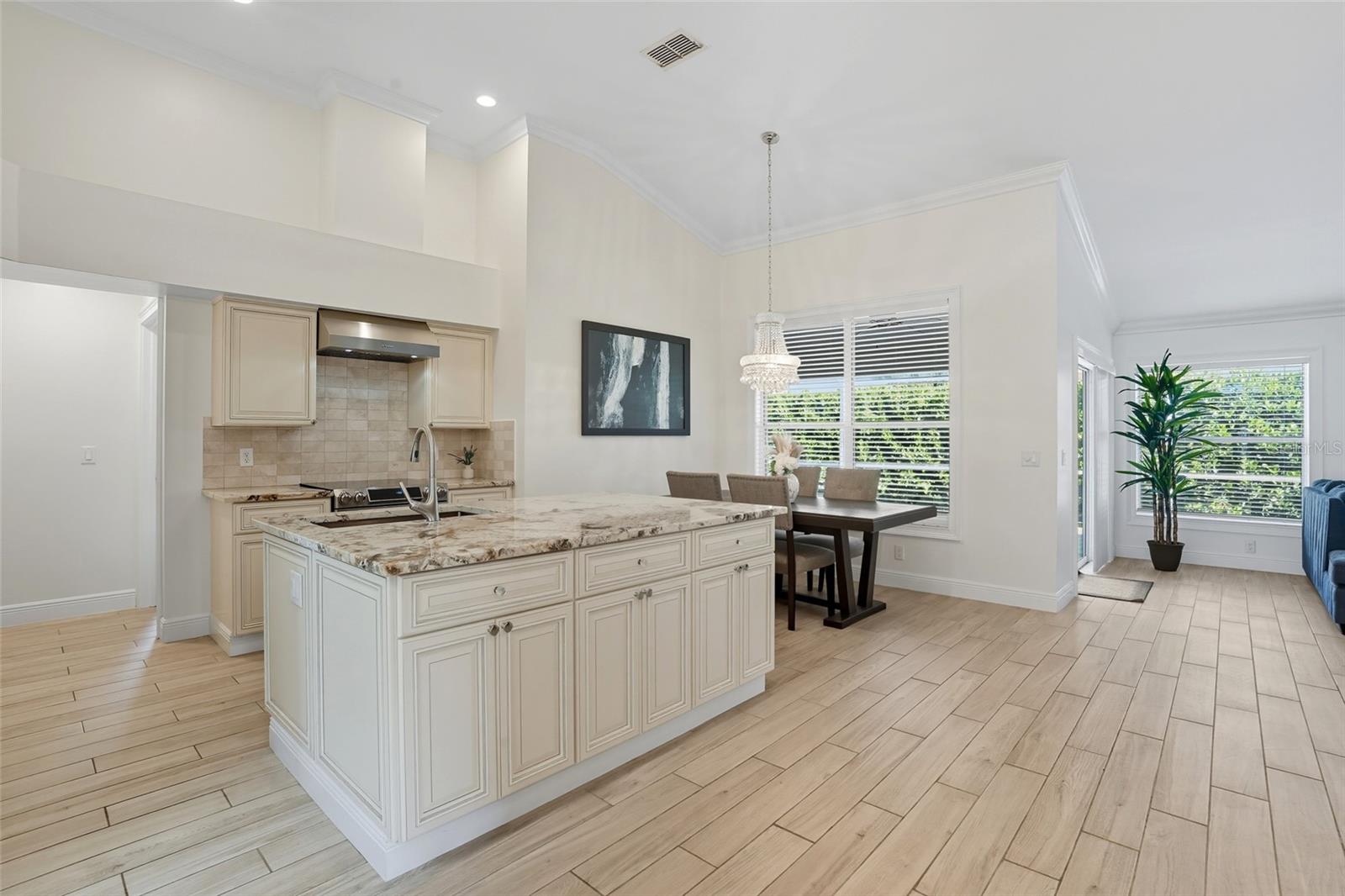 Image 15 of 49 For 3690 Bali Lane