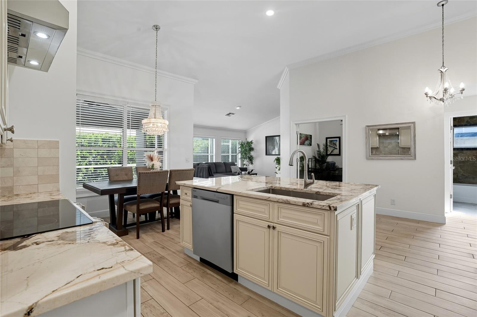 Image 16 of 49 For 3690 Bali Lane
