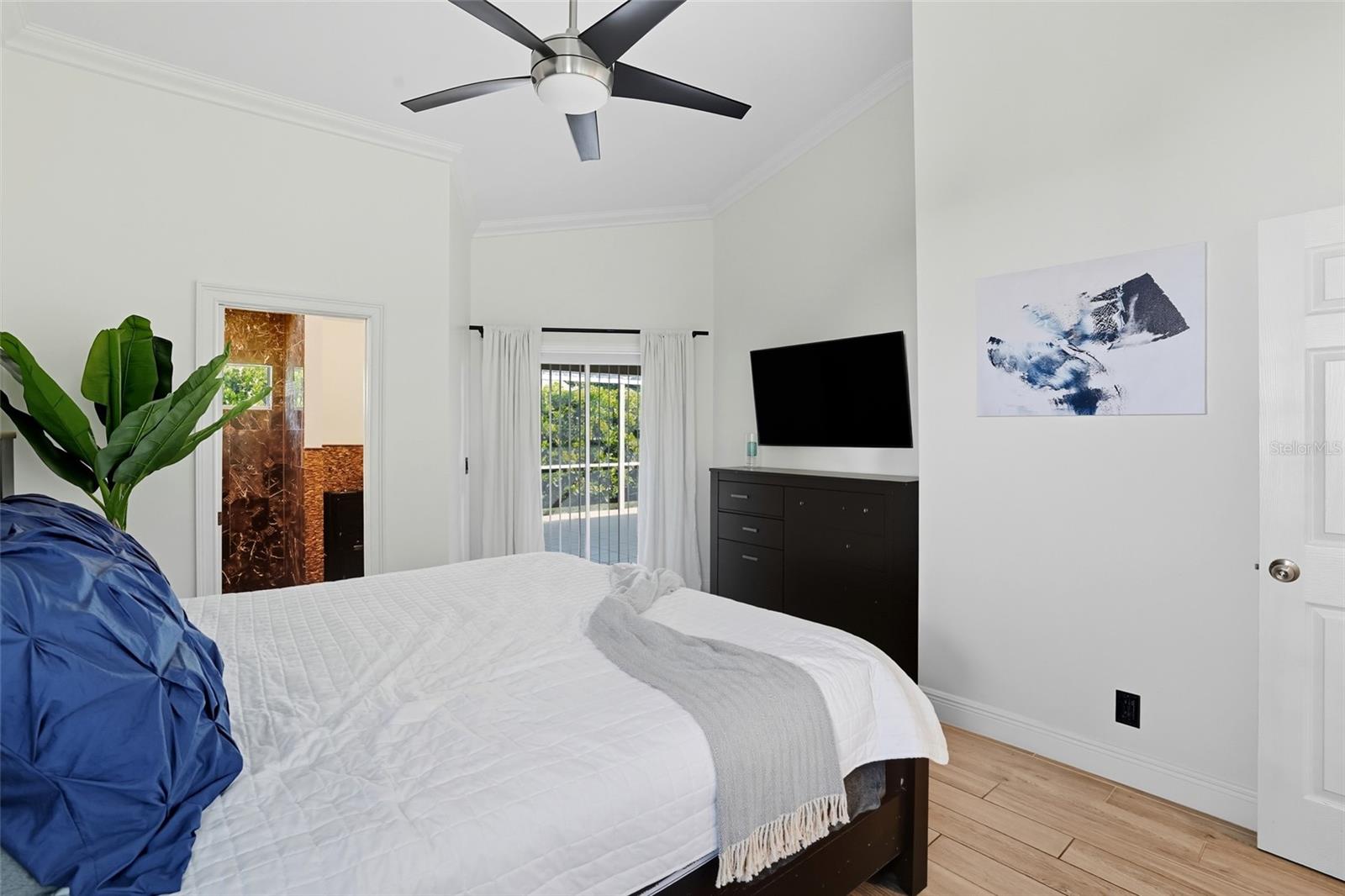 Image 22 of 49 For 3690 Bali Lane