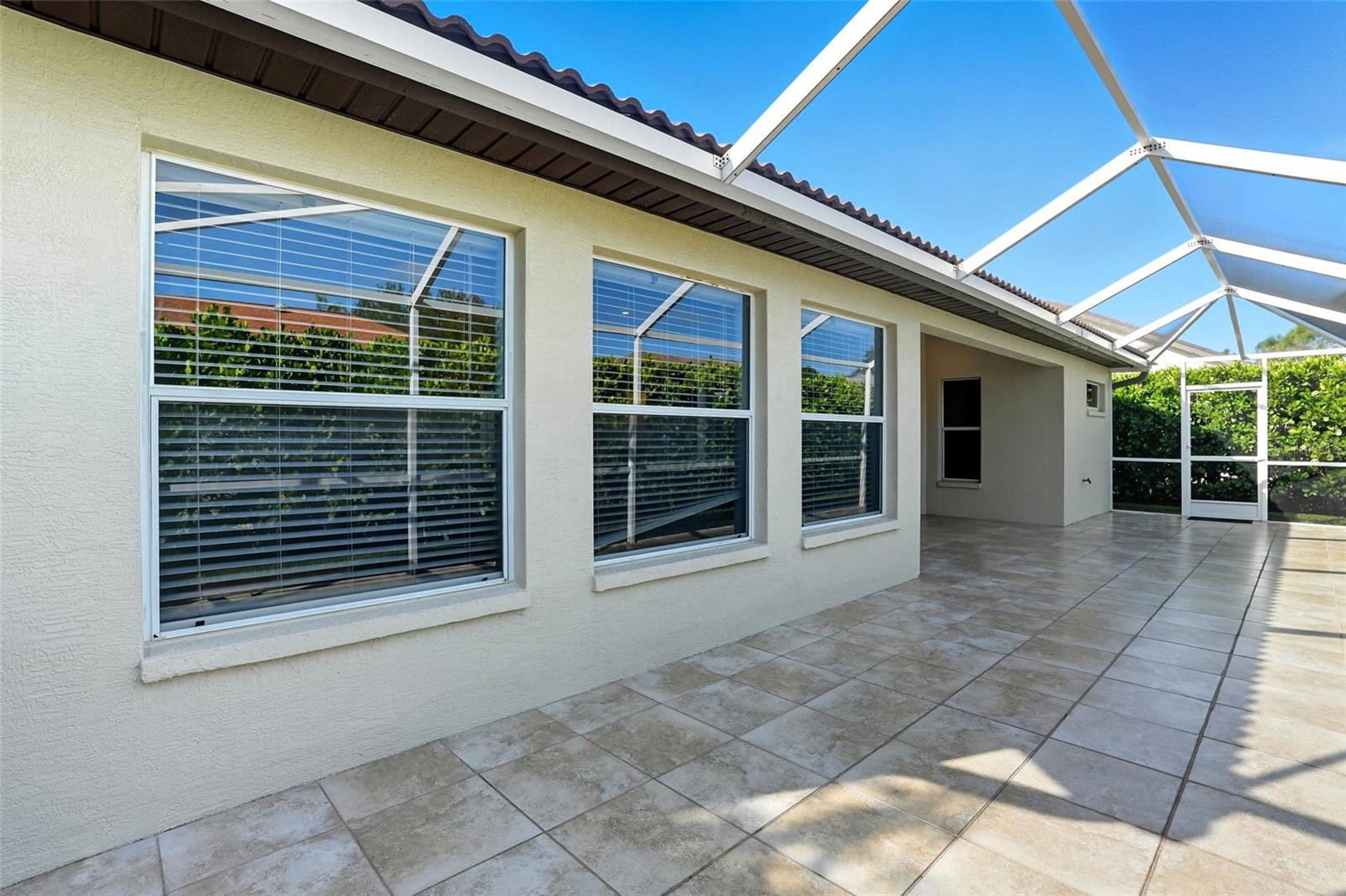 Image 38 of 49 For 3690 Bali Lane
