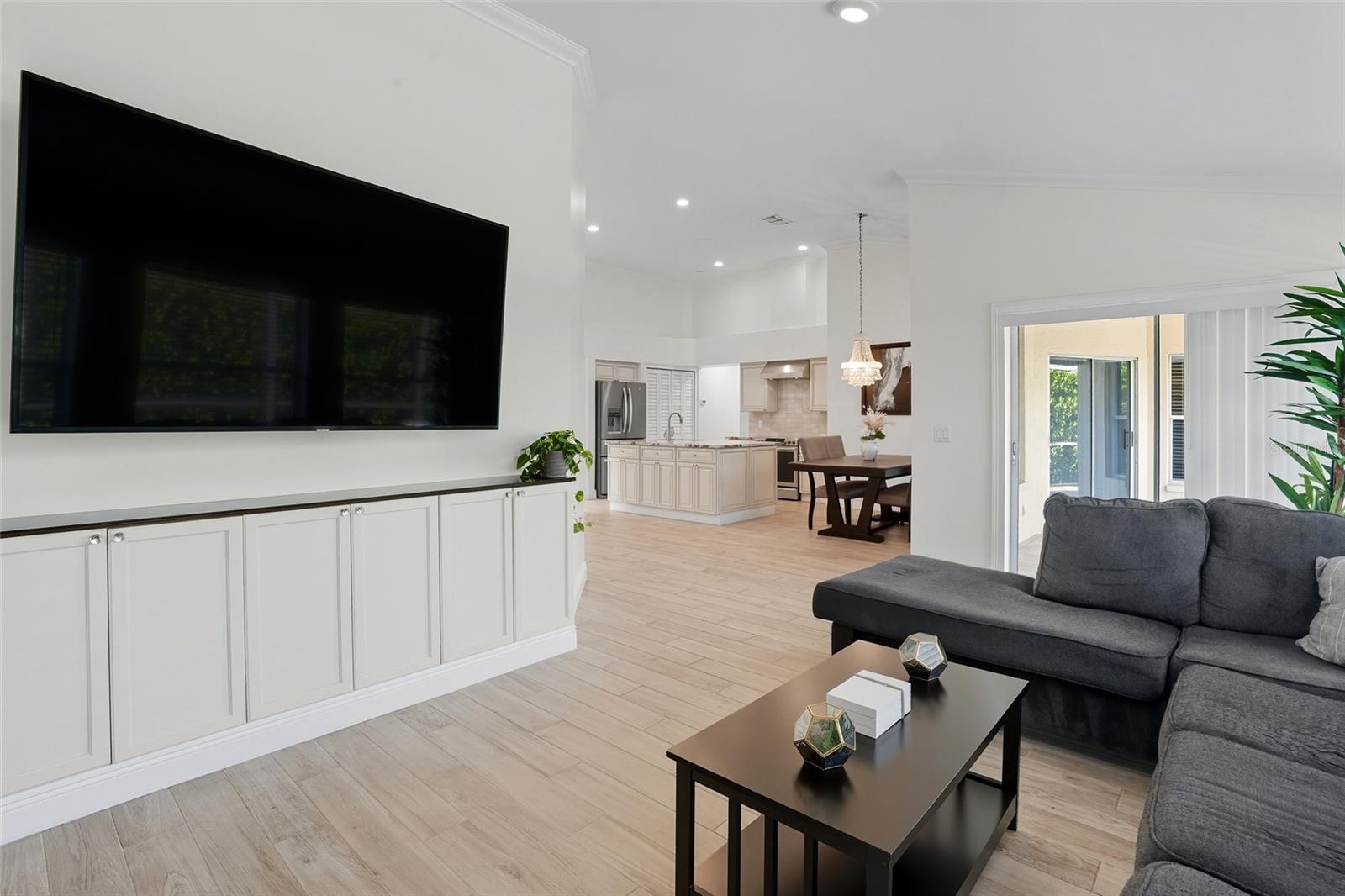 Image 6 of 49 For 3690 Bali Lane
