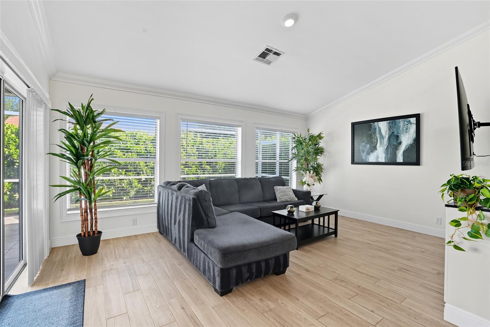 Image 7 of 49 For 3690 Bali Lane