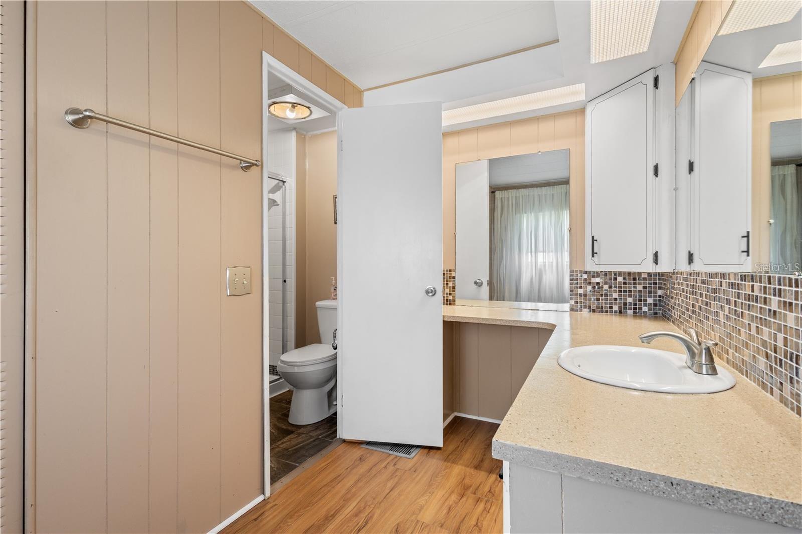 Image 10 of 40 For 2100 Kings Highway 175