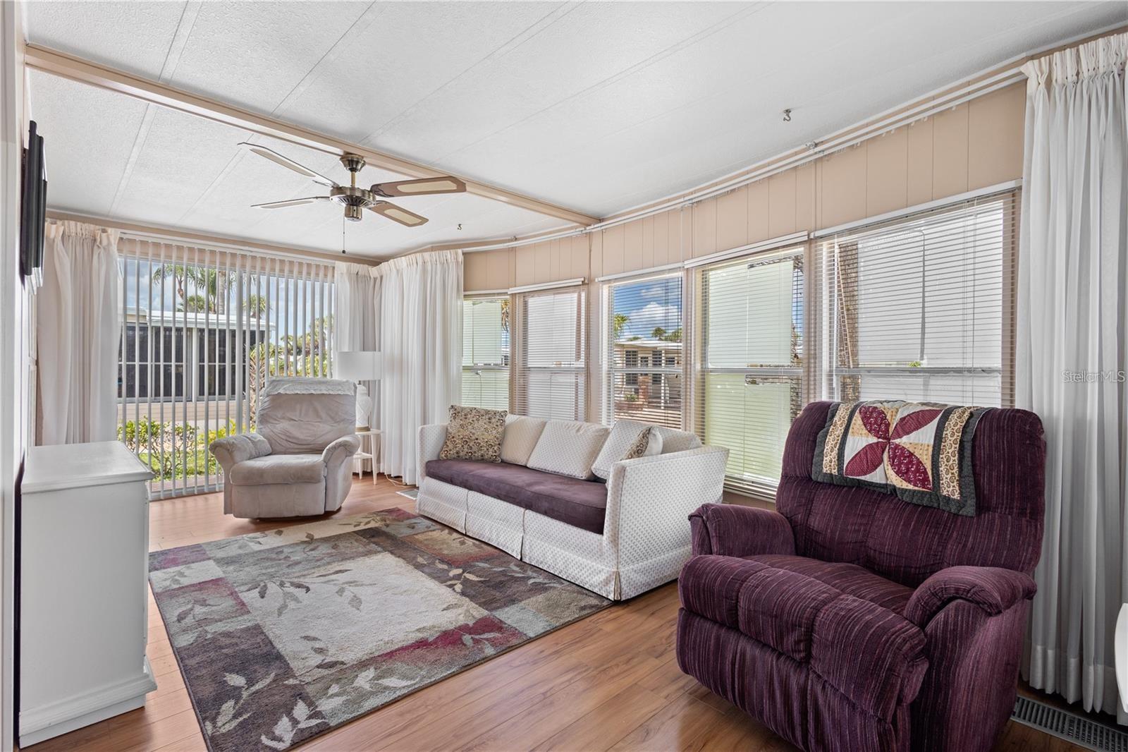 Image 8 of 40 For 2100 Kings Highway 175