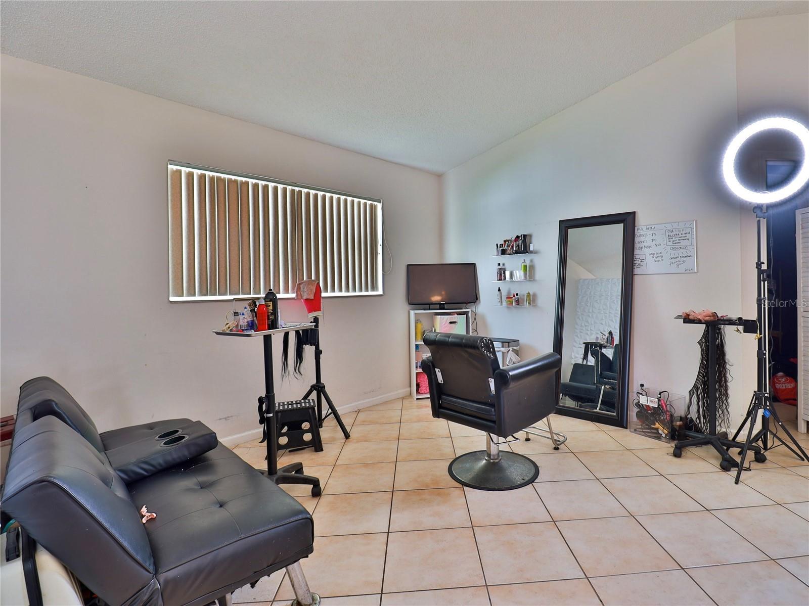 Image 17 of 39 For 5619 Kingsmill Court