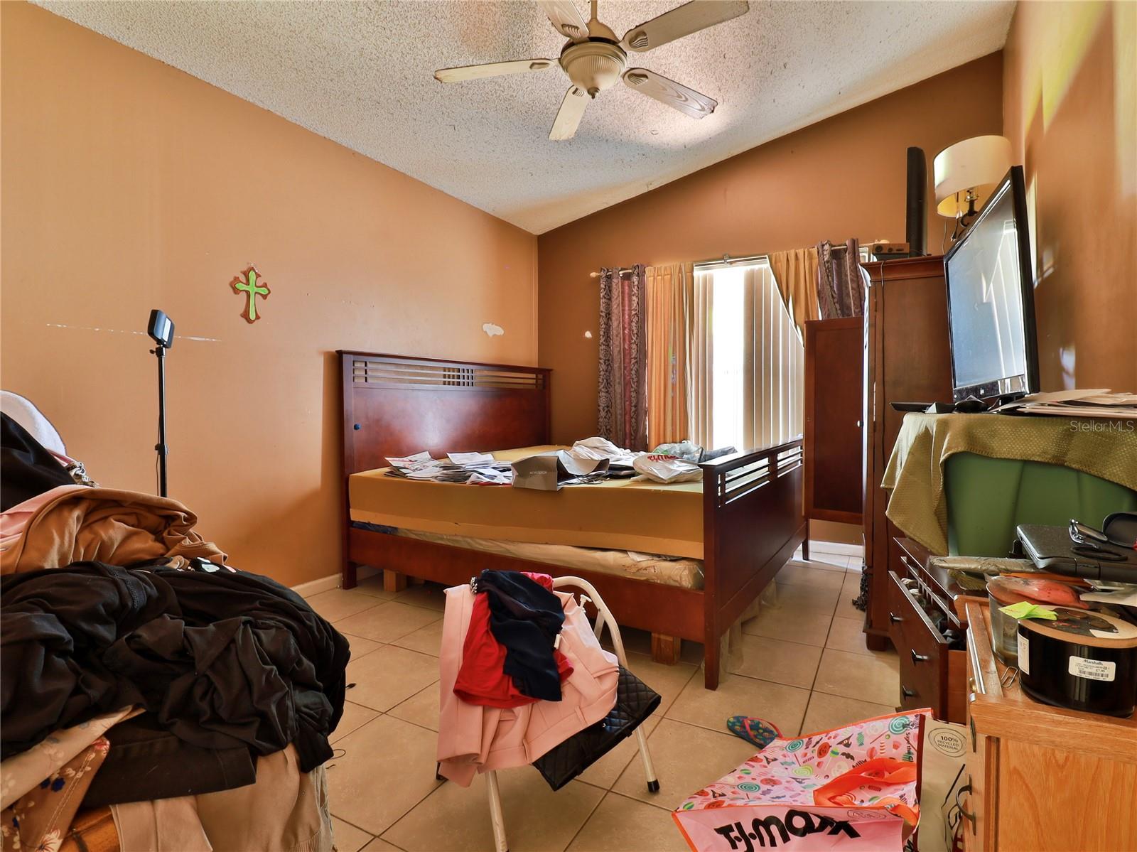 Image 4 of 39 For 5619 Kingsmill Court