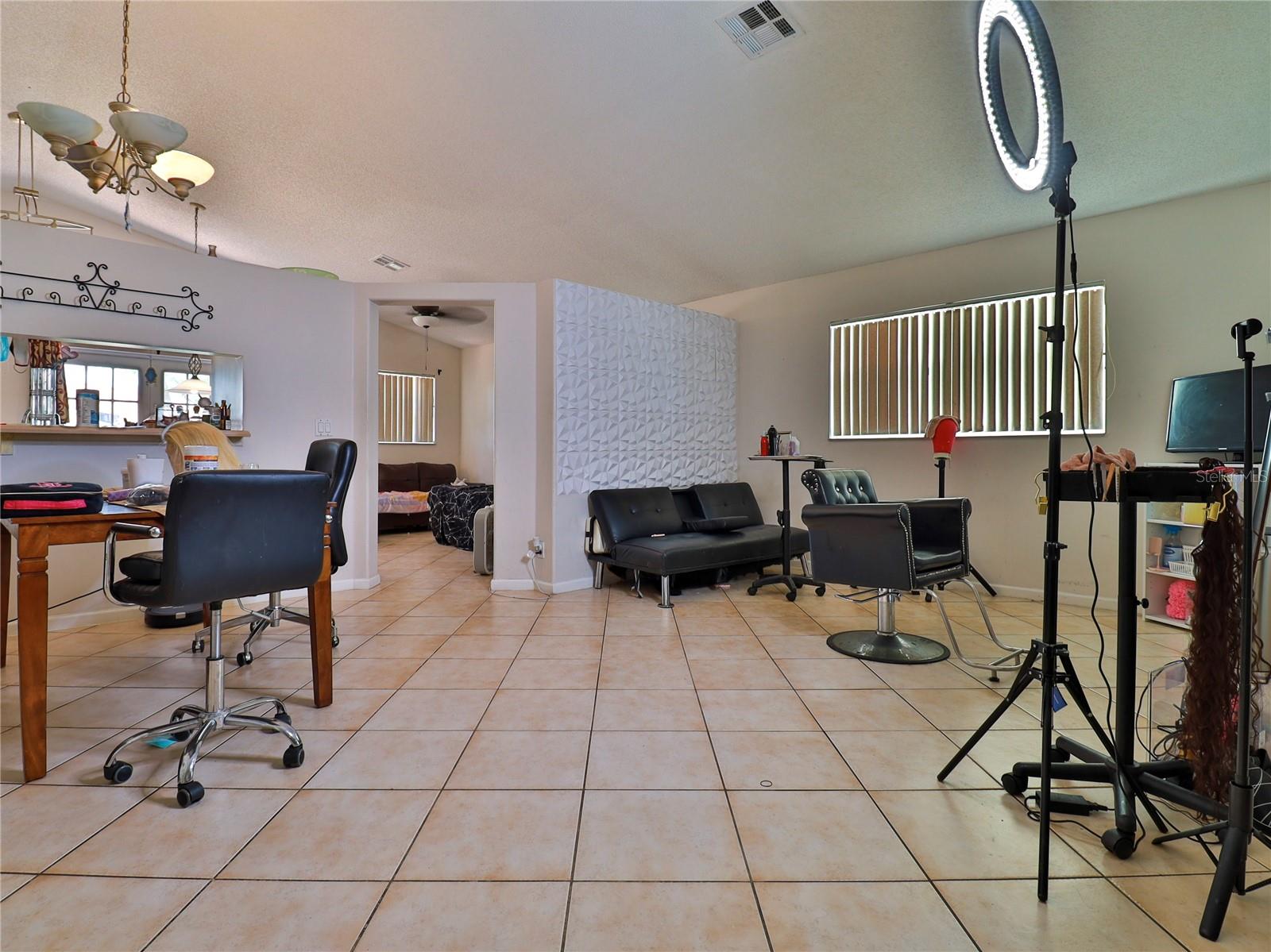 Image 9 of 39 For 5619 Kingsmill Court