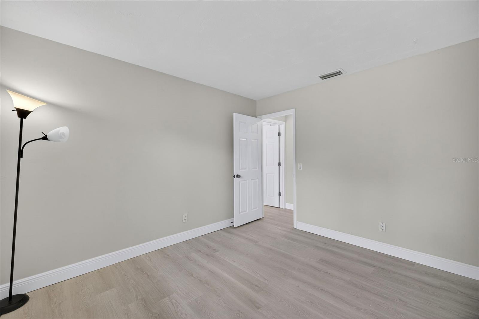 Image 27 of 32 For 22481 Westchester Boulevard A10