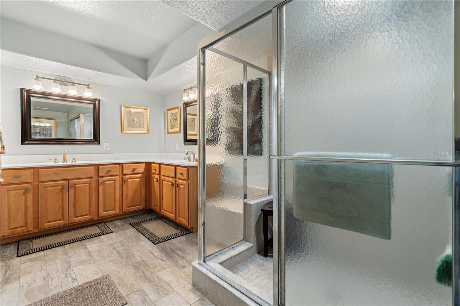 Image 34 of 59 For 101 Marion Court 235