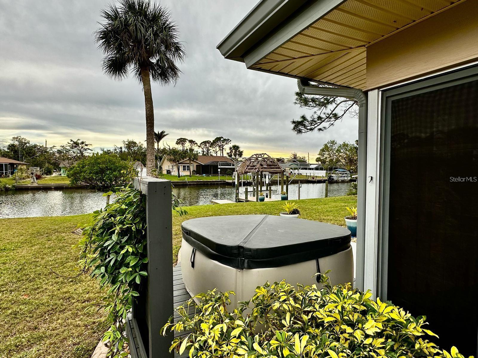 Listing photo id 9 for 18393 Hottelet Circle