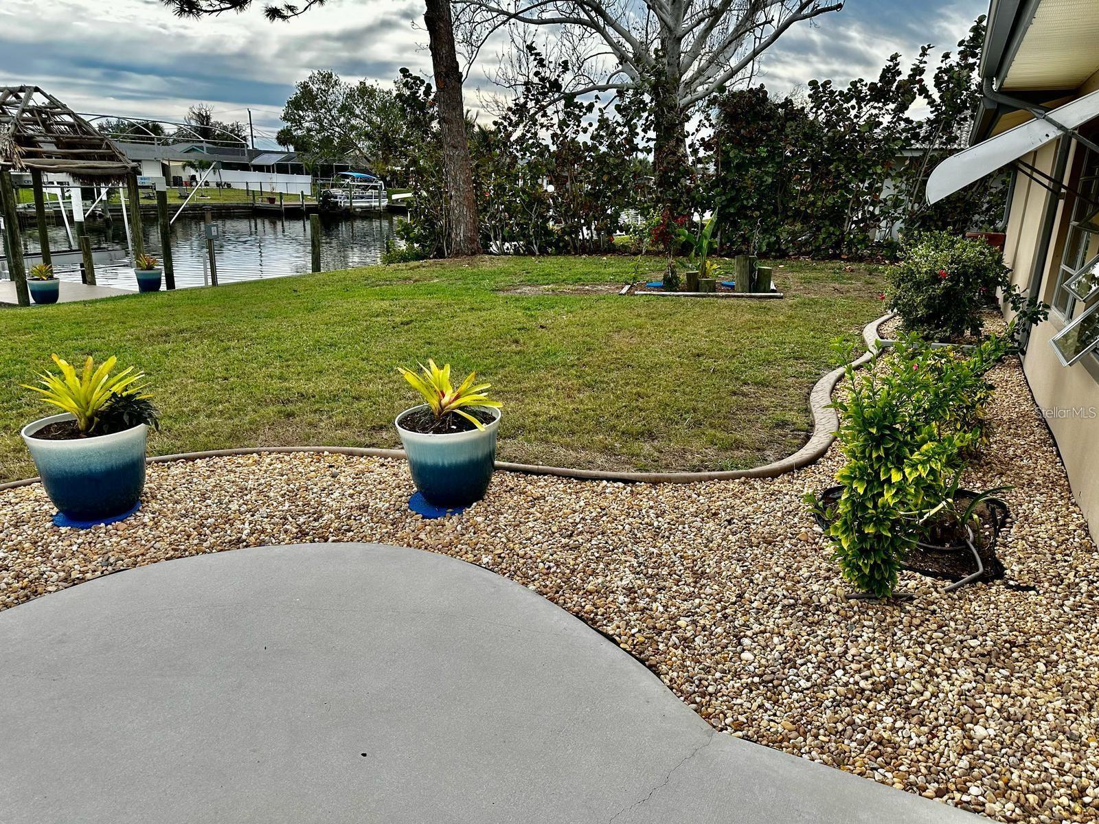 Listing photo id 10 for 18393 Hottelet Circle