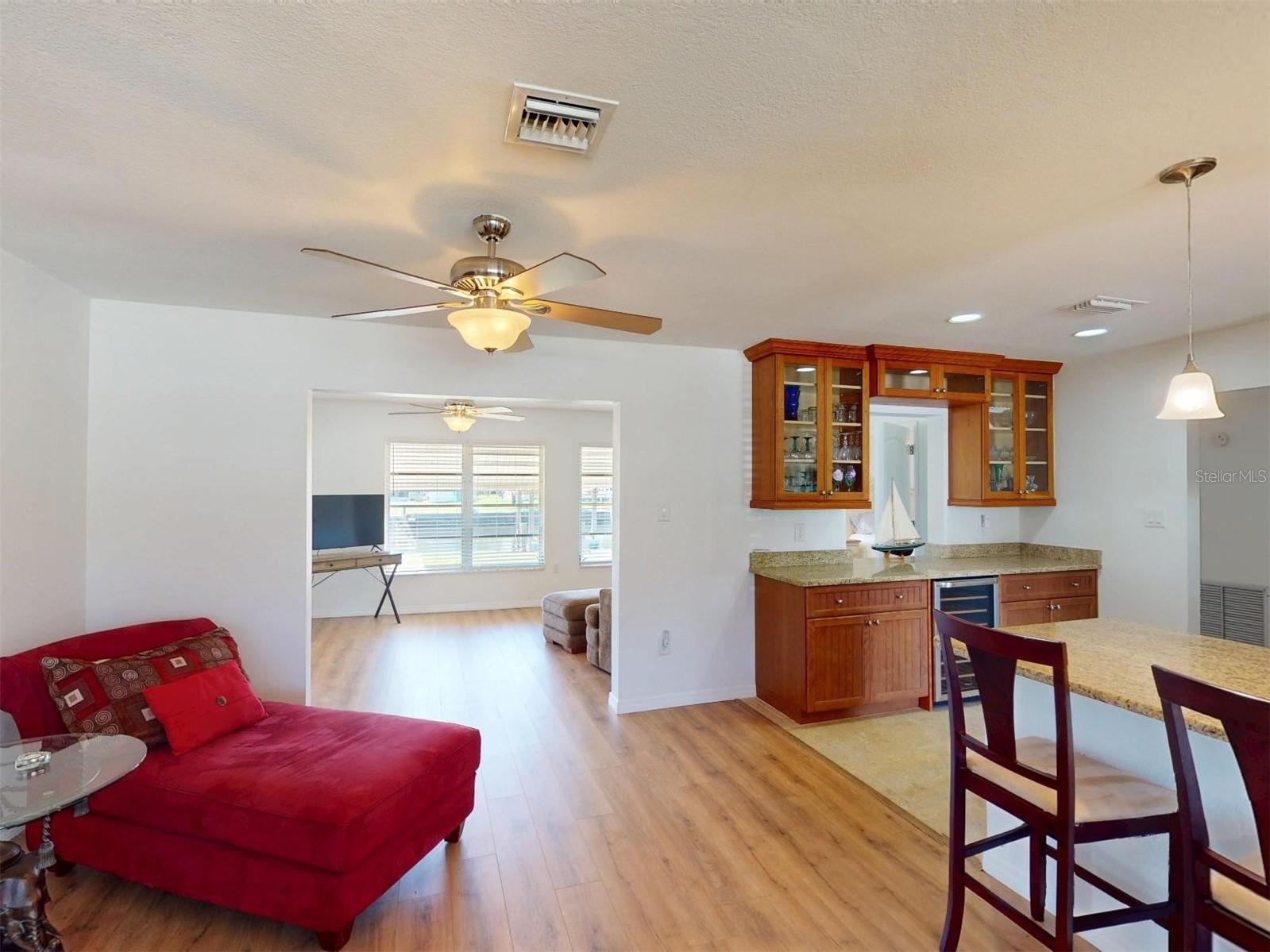 Listing photo id 20 for 18393 Hottelet Circle