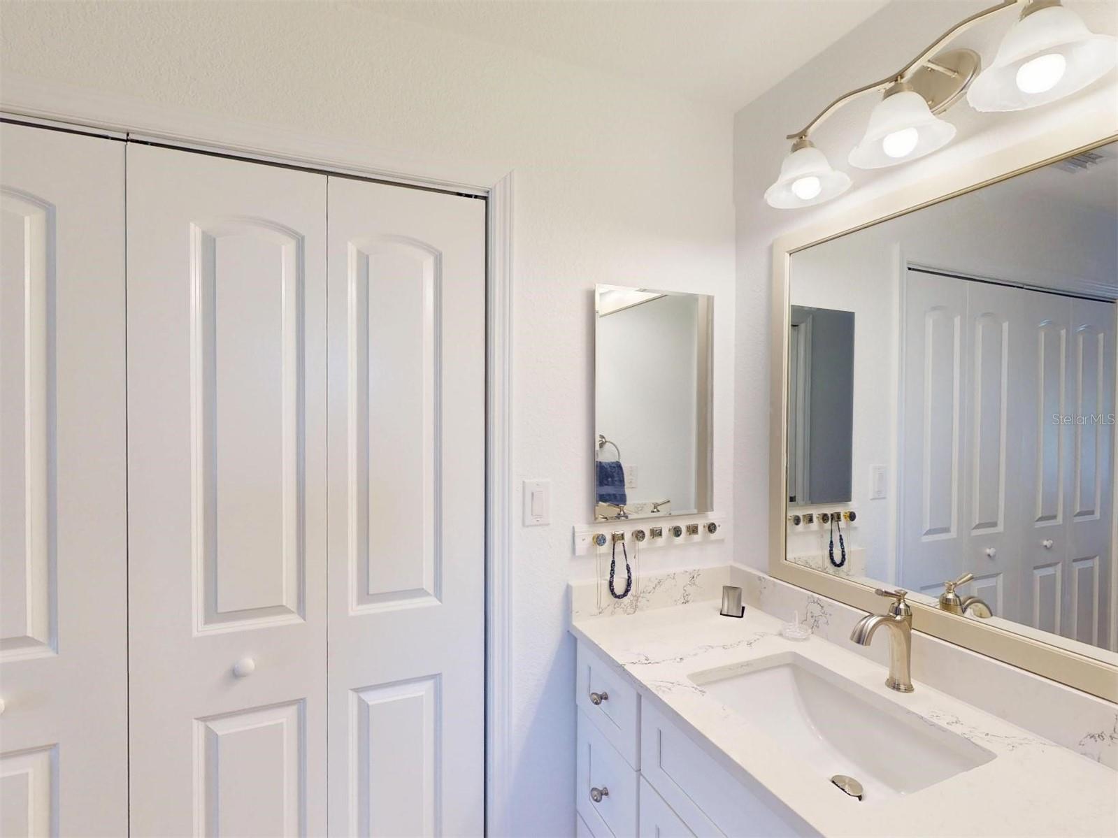 Listing photo id 30 for 18393 Hottelet Circle