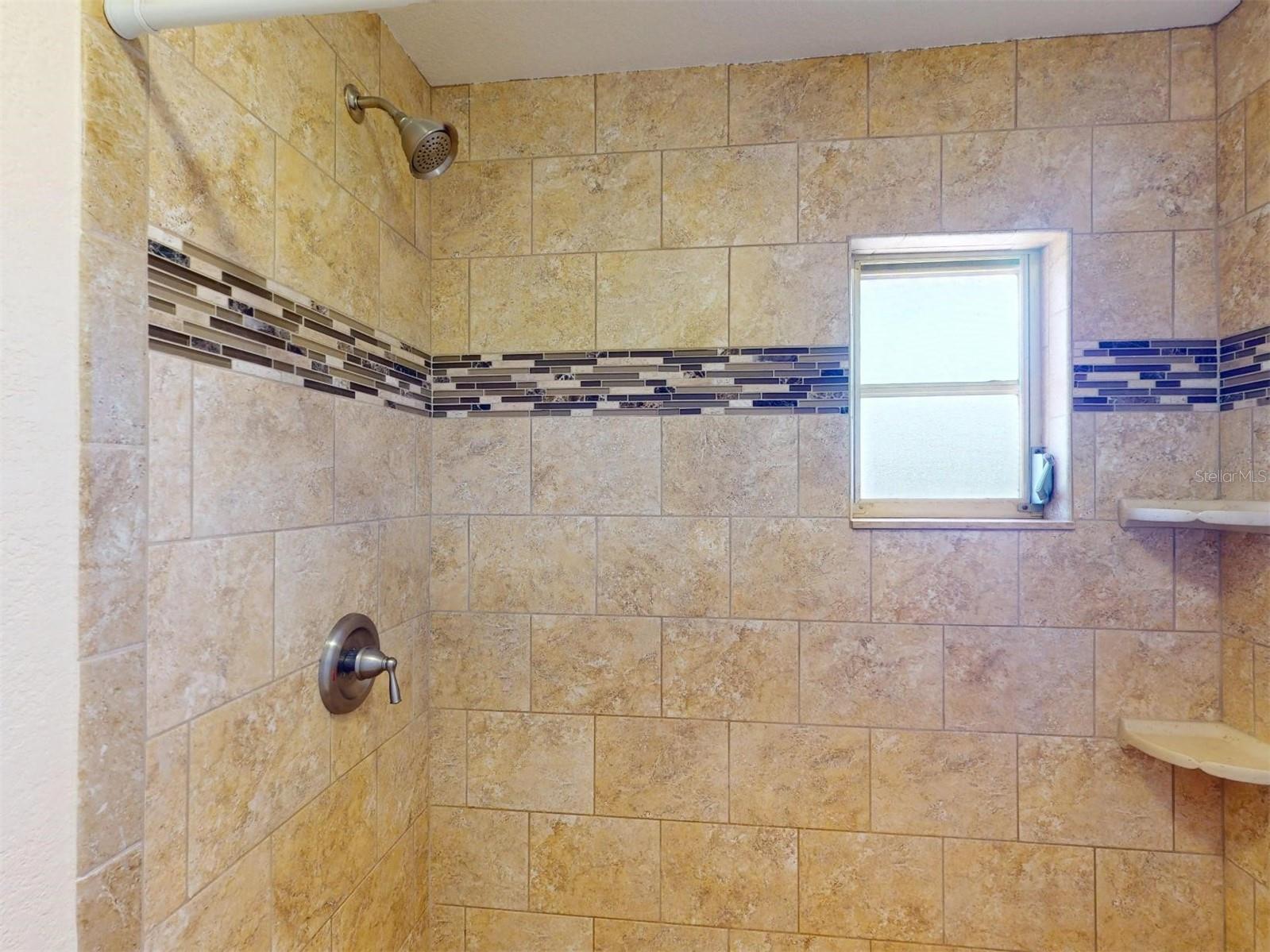 Listing photo id 32 for 18393 Hottelet Circle