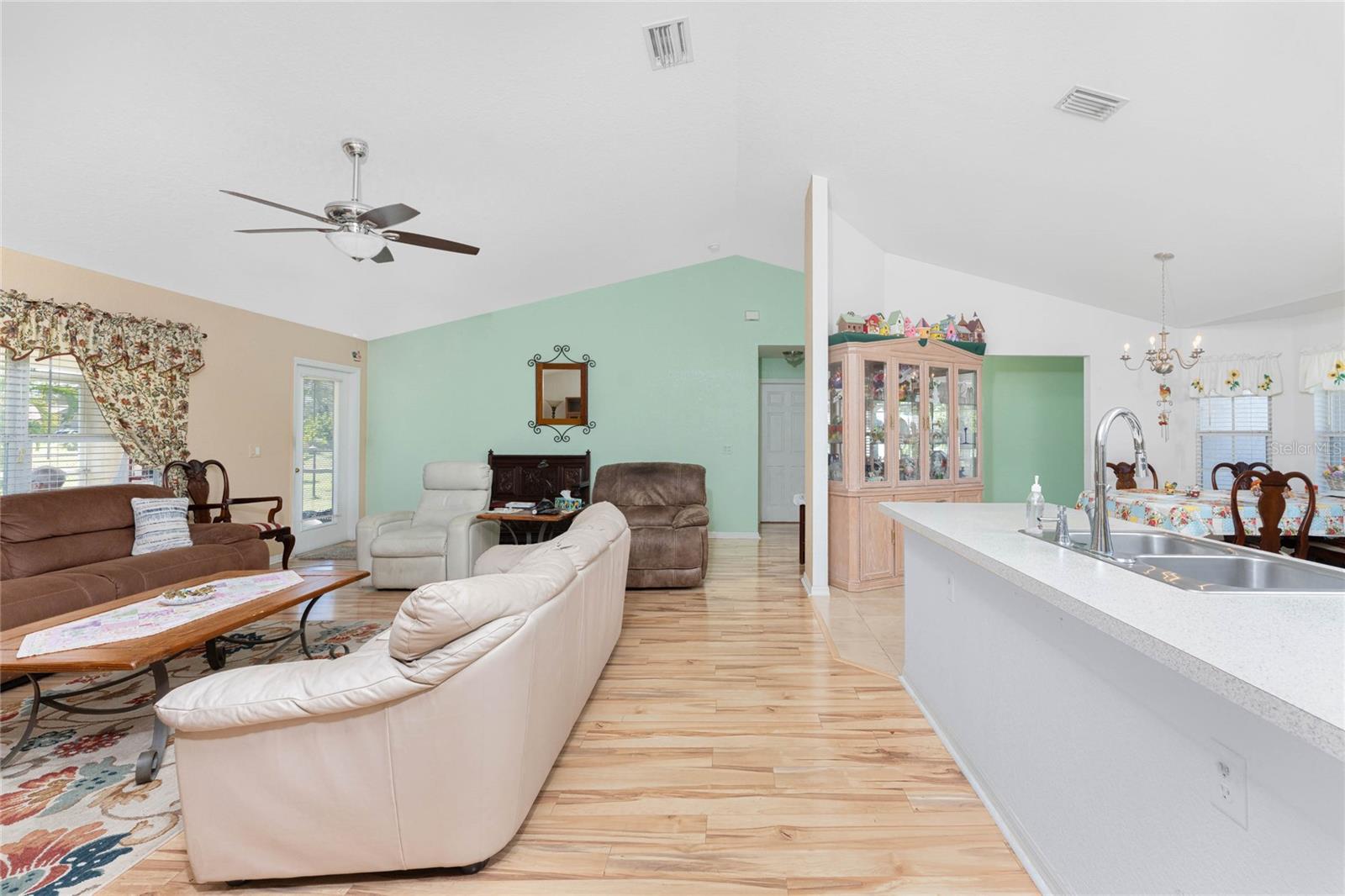 Image 13 of 51 For 25558 Aysen Drive