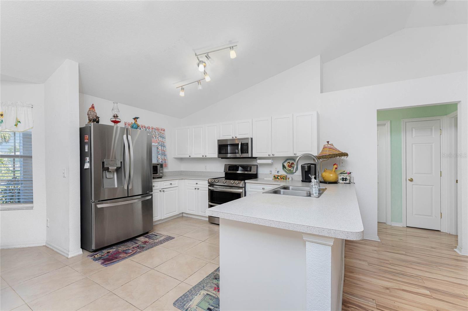 Image 16 of 51 For 25558 Aysen Drive